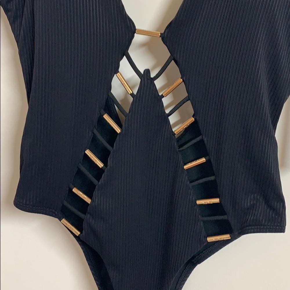 BUNDLE 2 ITEMS FOR $10 Gold Bars Ladder Cut-Out One Piece - Picture 3 of 13